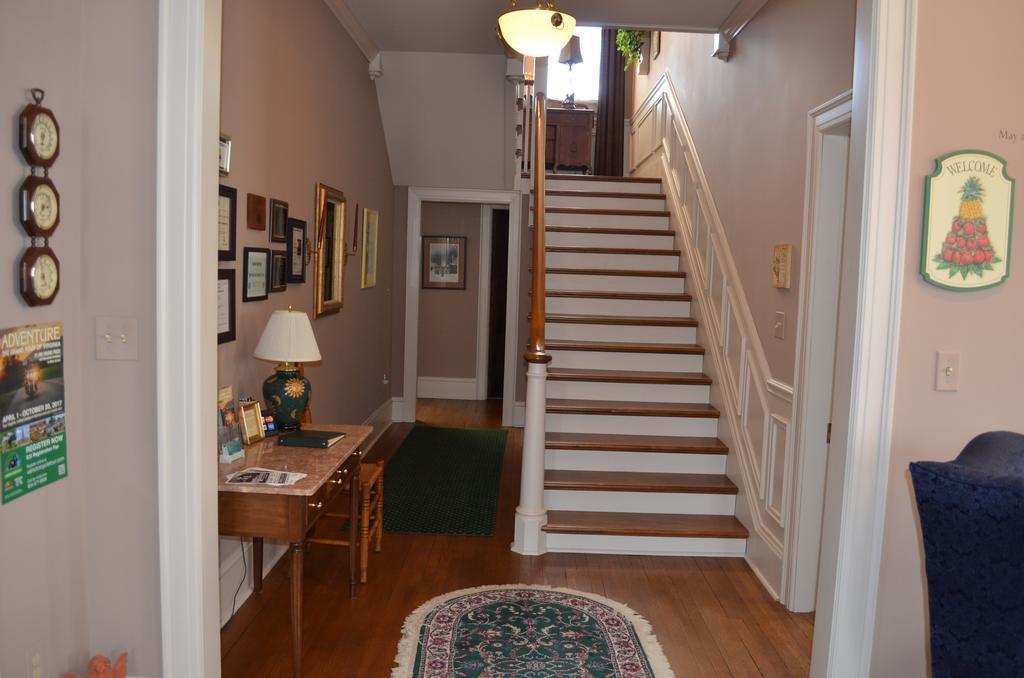 The Collins House Inn Marion Екстериор снимка
